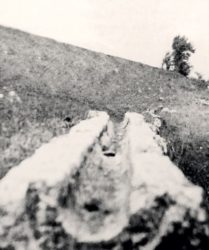 Resti dell'acquedotto del Monastero de Gualdo Mazzocca (foto inizio '900)