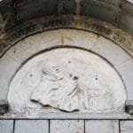 Particolare del portale della cappella di San Giovanni Eremita